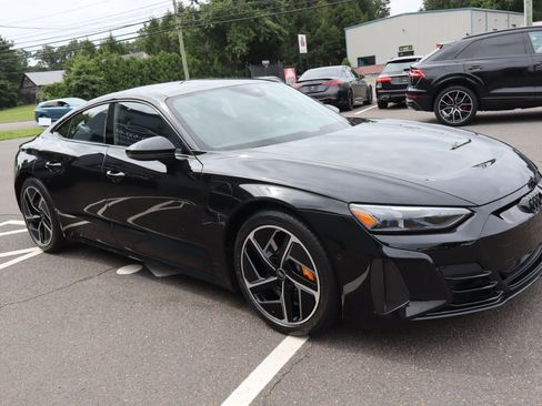 Used 2023 Audi RS e-tron GT w/ Carbon Performance Package AWD/4WD image 4