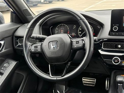 Used 2023 Honda Civic Sport image 12