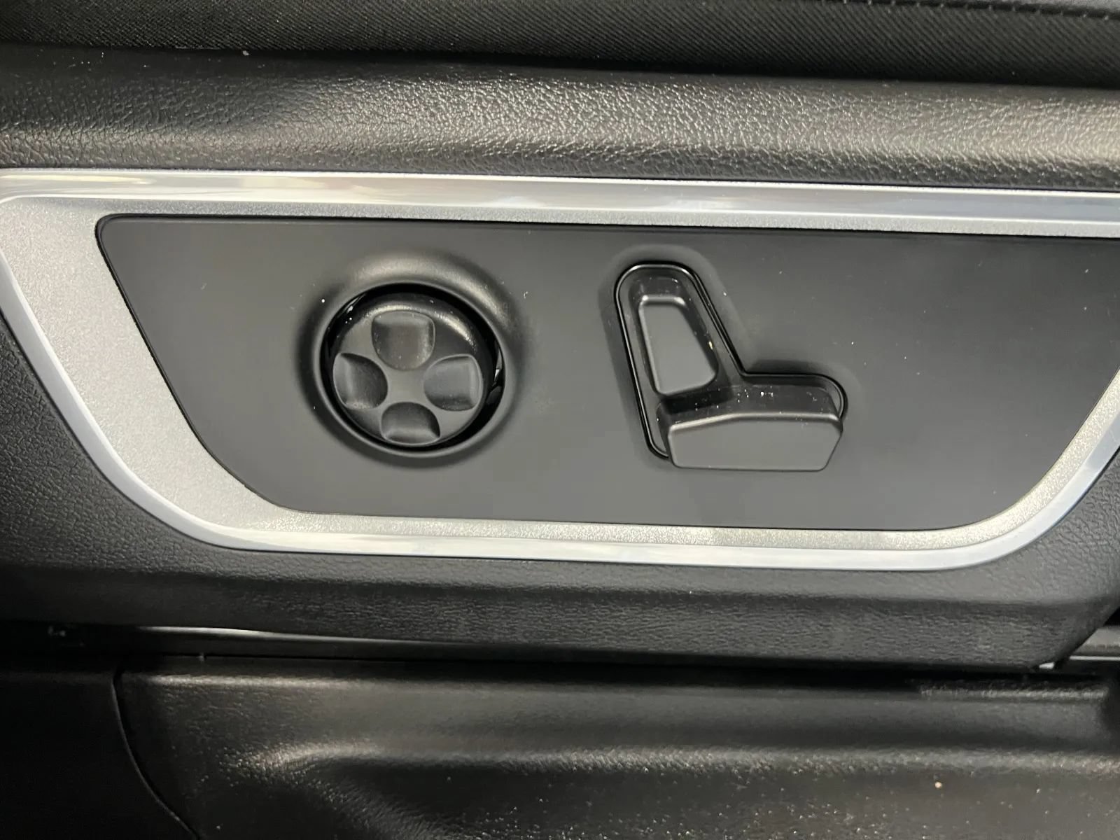 Used 2020 RAM 1500 Laramie AWD/4WD image 50