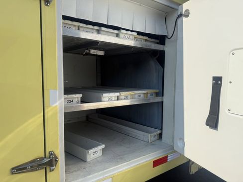 Used 2019 Ford F550 2WD Regular Cab Super Duty image 5