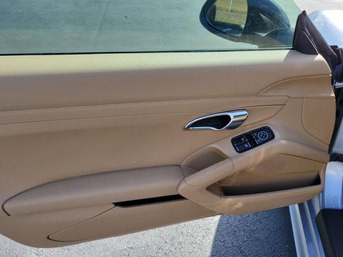 Used 2014 Porsche Boxster image 9