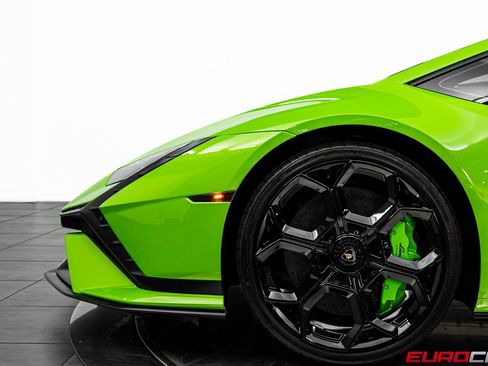 Used 2024 Lamborghini Huracan Tecnica image 14