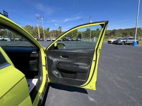 Used 2024 Hyundai Kona Limited image 21