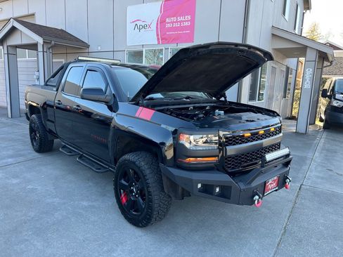 Used 2018 Chevrolet Silverado 1500 LT w/ Redline Edition AWD/4WD image 19