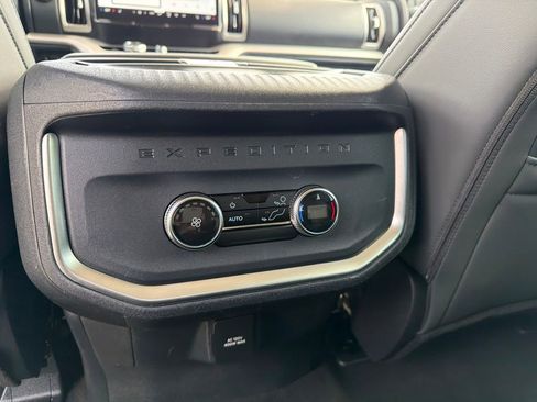 Used 2025 Ford Expedition Active AWD/4WD image 27