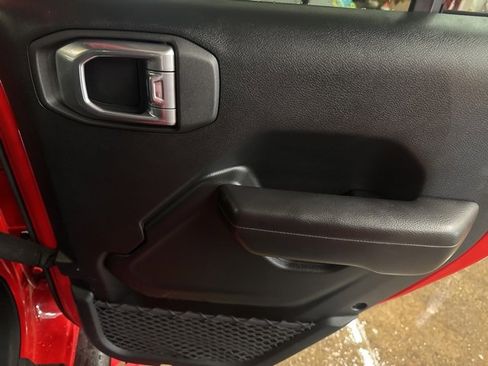 Used 2021 Jeep Wrangler Unlimited Willys image 24