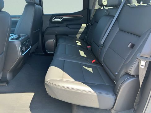 Used 2025 GMC Sierra 1500 Denali w/ Denali Reserve Package AWD/4WD image 16
