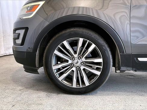 Used 2017 Ford Explorer Platinum image 6