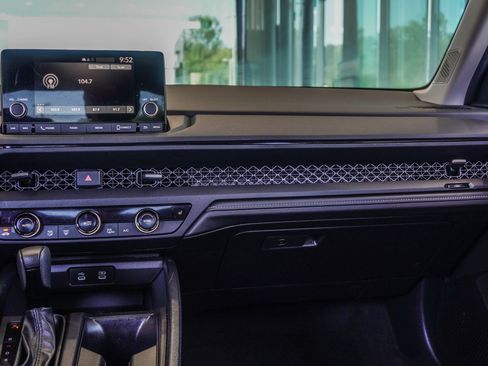 Used 2023 Honda Accord EX image 17