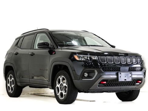 Used 2022 Jeep Compass Trailhawk w/ Sun and Sound Group AWD/4WD image 1