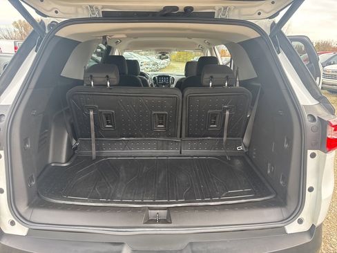 Used 2021 Chevrolet Traverse LT image 34
