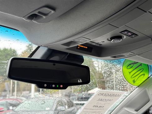 Used 2018 Chevrolet Tahoe LT w/ Luxury Package image 28