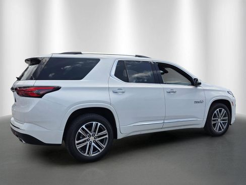 Used 2023 Chevrolet Traverse High Country w/ LPO, Floor Liner Package FWD image 7