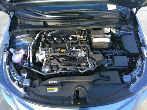 Used 2025 Toyota Corolla LE image 34