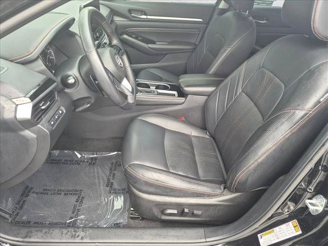 Used 2023 Nissan Altima 2.5 SR w/ SR Premium Package FWD image 16