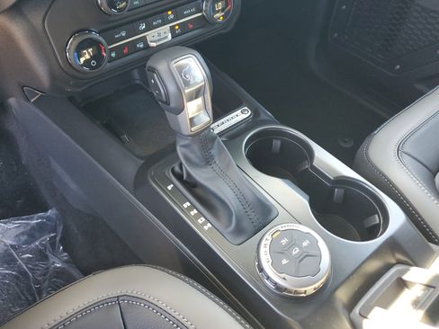 New 2026 Ford Bronco Outer Banks image 17