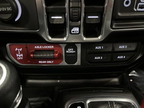 Certified 2024 Jeep Wrangler Willys image 22