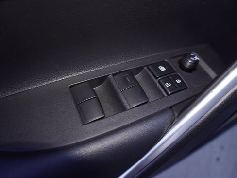 Certified 2022 Toyota Corolla Cross XLE image 14