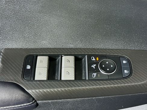 Used 2023 Mitsubishi Outlander SE image 24