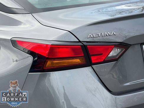 Used 2025 Nissan Altima 2.5 SL FWD image 10