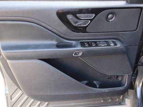 Used 2025 Lincoln Aviator AWD w/ Jet Appearance Package image 22