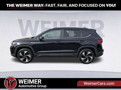 Used 2024 Volkswagen Taos SE AWD/4WD image 2