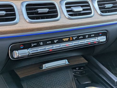 Used 2023 Mercedes-Benz GLS 450 4MATIC image 22