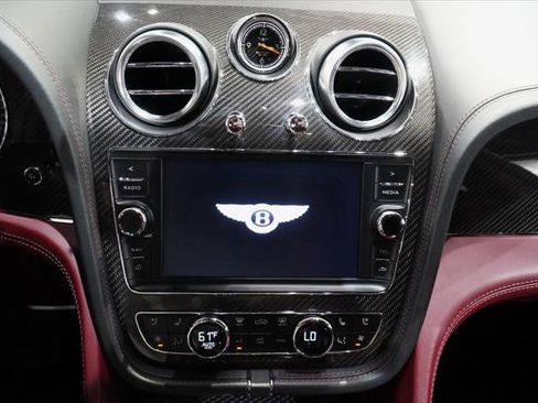 Used 2020 Bentley Bentayga AWD/4WD image 18