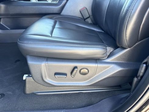 Used 2024 Ford Expedition XLT image 43