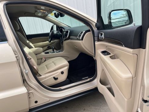 Used 2014 Jeep Grand Cherokee Limited RWD image 16