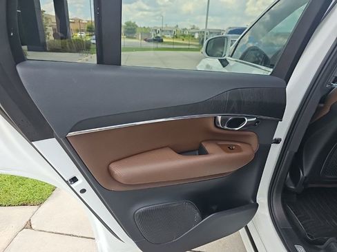 Used 2020 Volvo XC90 T6 Momentum w/ Protection Package Premier AWD/4WD image 24