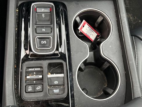 Used 2024 Honda Pilot Touring image 26