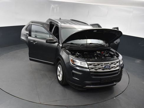 Used 2018 Ford Explorer XLT image 21