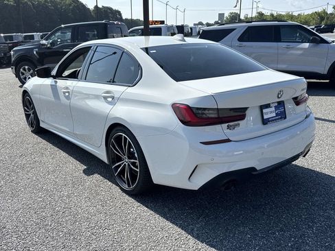 Used 2022 BMW 330i Sedan w/ M Sport Package RWD image 5