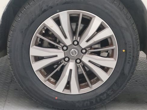 Used 2019 Nissan Pathfinder SL image 31