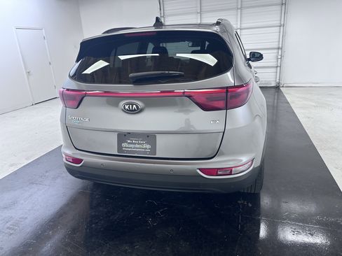Used 2018 Kia Sportage EX w/ EX Technology Package FWD image 12