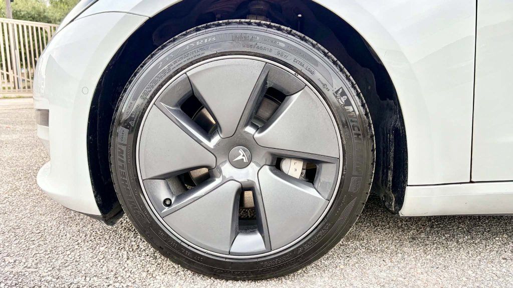 Used 2022 Tesla Model 3 Long Range AWD/4WD image 21