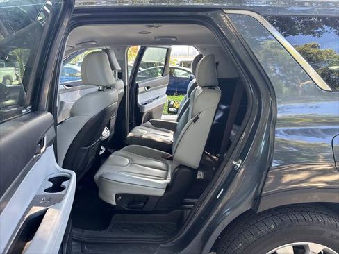 Used 2025 Hyundai Palisade SEL FWD image 17
