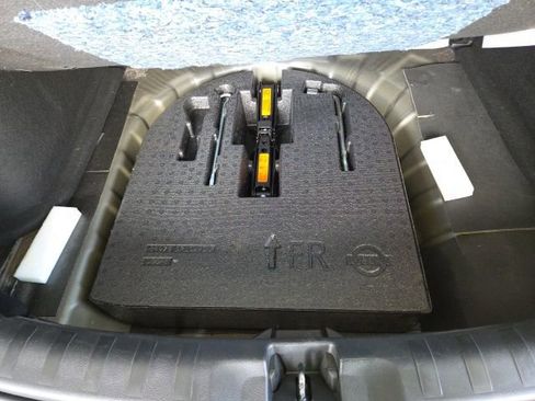Used 2019 Nissan Kicks SV FWD image 39