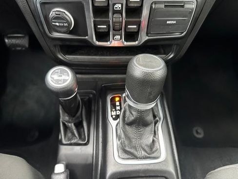 Used 2023 Jeep Wrangler Unlimited AWD/4WD image 26