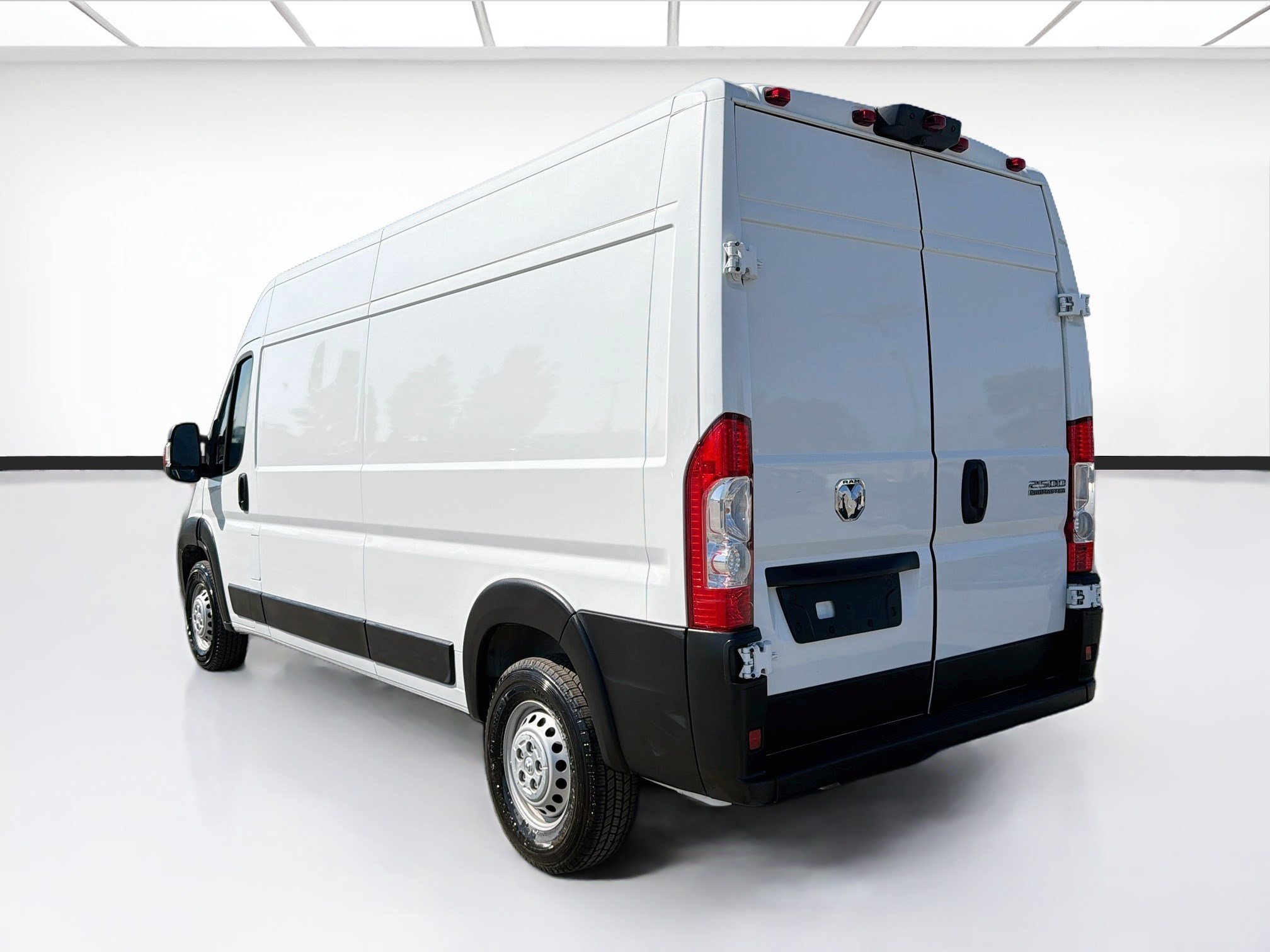 Used 2025 RAM ProMaster 2500 w/ Convenience Group FWD image 6