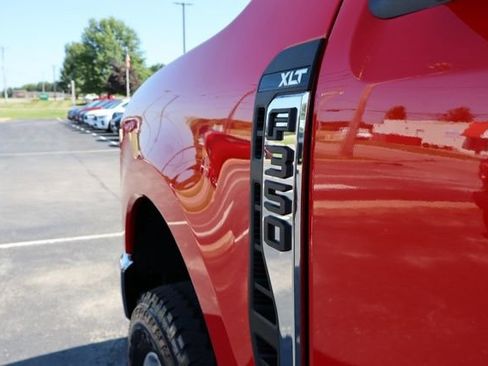 New 2026 Ford F350 XLT w/ FX4 Off-Road Package AWD/4WD image 11