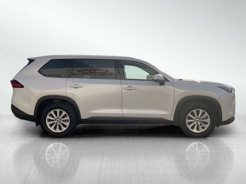 Used 2024 Toyota Grand Highlander XLE image 6