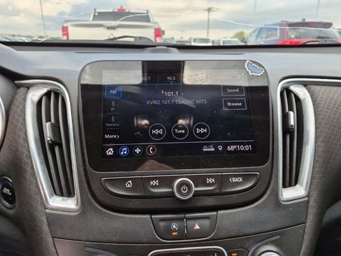 Used 2020 Chevrolet Malibu LT image 9