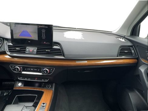 Used 2023 Audi Q5 2.0T Premium w/ Convenience Package AWD/4WD image 26