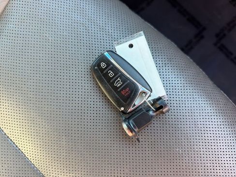 Used 2016 Hyundai Santa Fe SE w/ Option Group 03 image 35