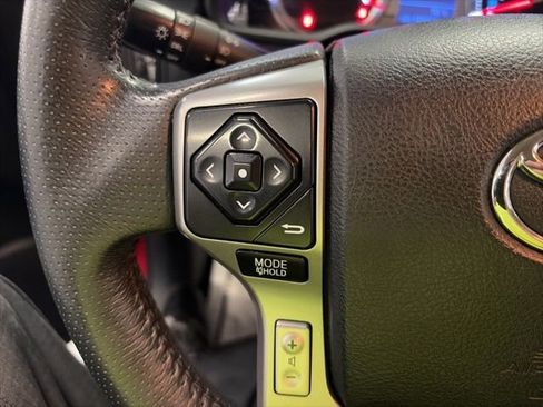 Used 2017 Toyota 4Runner SR5 AWD/4WD image 19