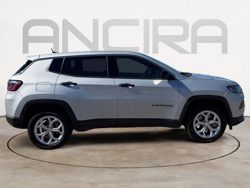 Used 2024 Jeep Compass Sport image 12