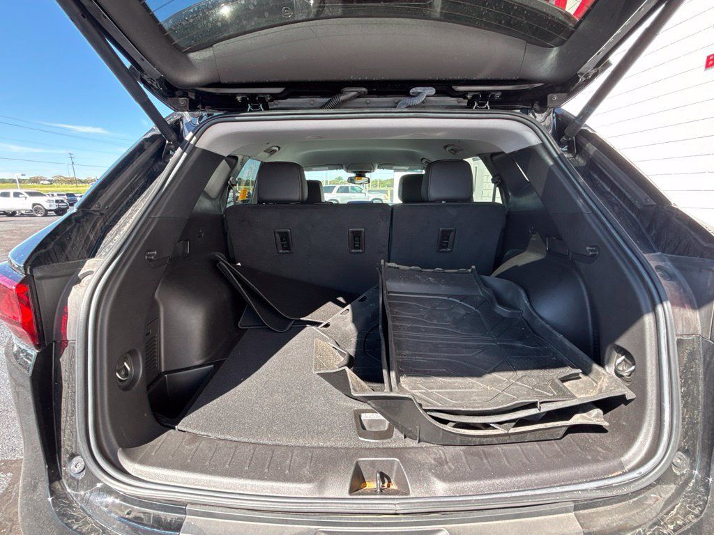 Used 2024 Chevrolet Blazer LT FWD image 31