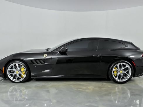 Used 2018 Ferrari GTC4Lusso T RWD image 7